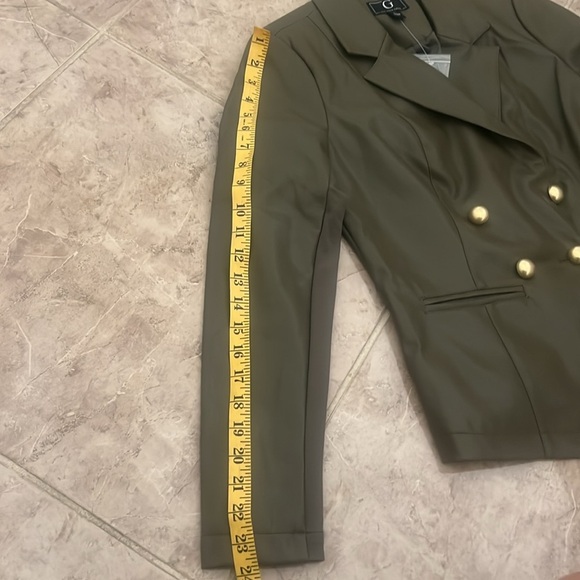 G by Giuliana Olive Blazer Jacket Size XS
(NWOT) - Picture 6 of 9
